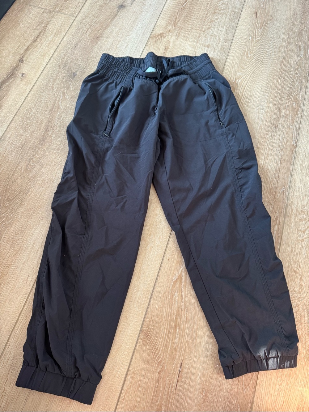 Athleta La Viva Capri Black Activewear Joggers S/964585-00 Women’s Size 2
